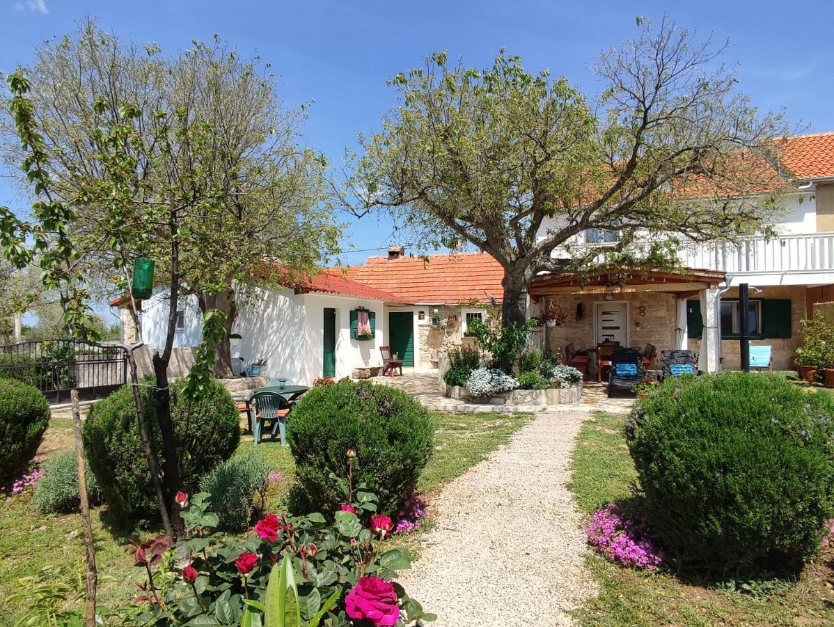House Kuna Bristane ภายนอก รูปภาพ